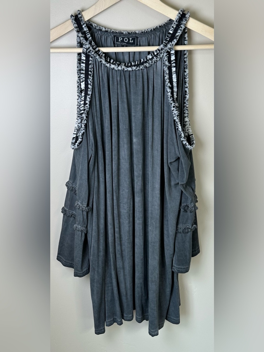 POL Women’s Small Oversized Boho Tunic Top Gray Fringe Cold Shoulder Lagenlook